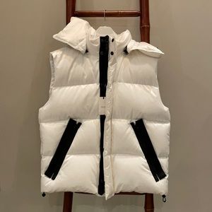 NWT Tom Ford Vest White with Black Trim Size 50 eur